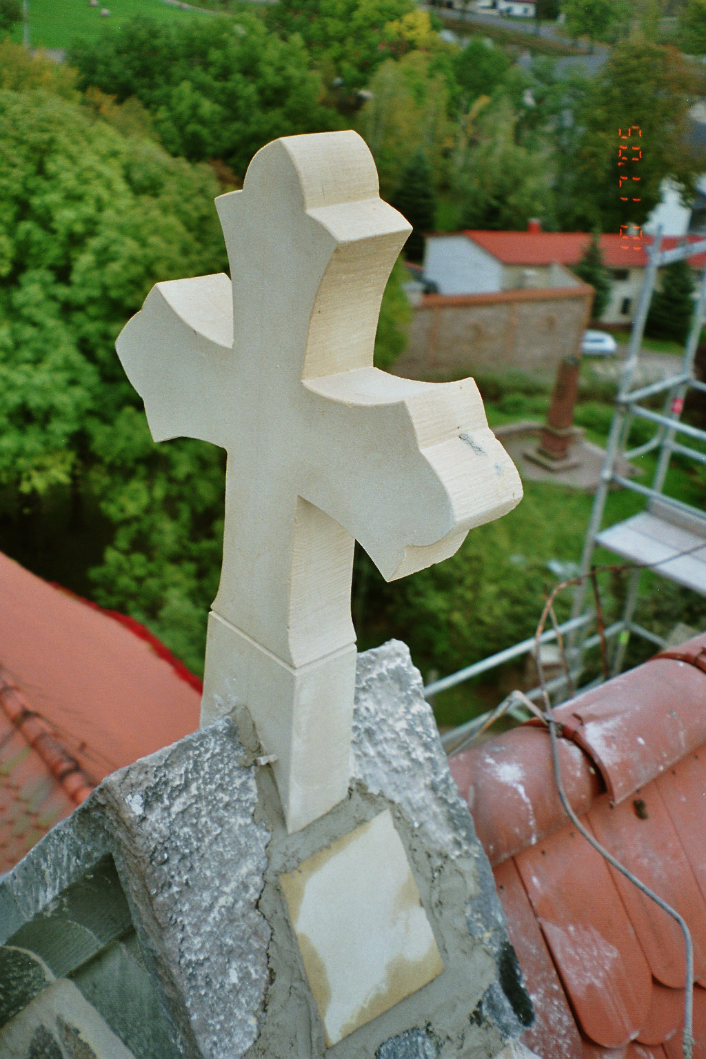 neues Giebelkreuz